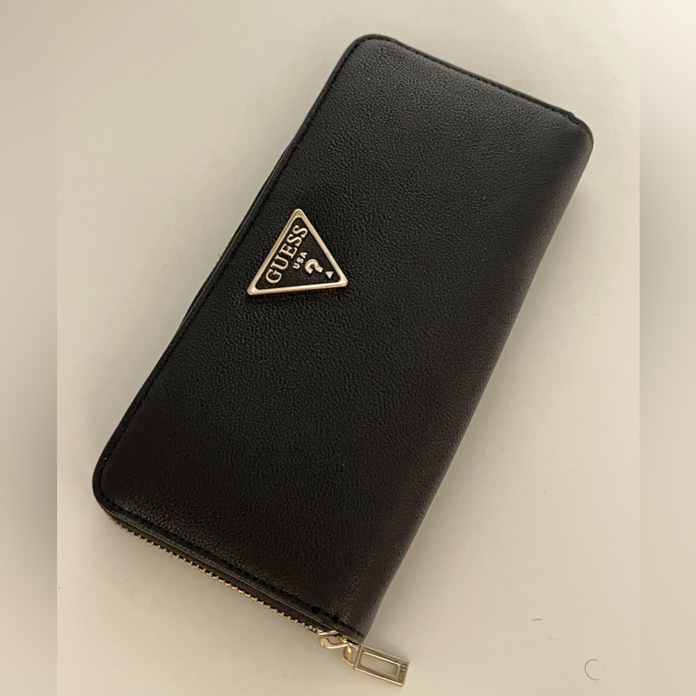 Guess Balck Wallet!